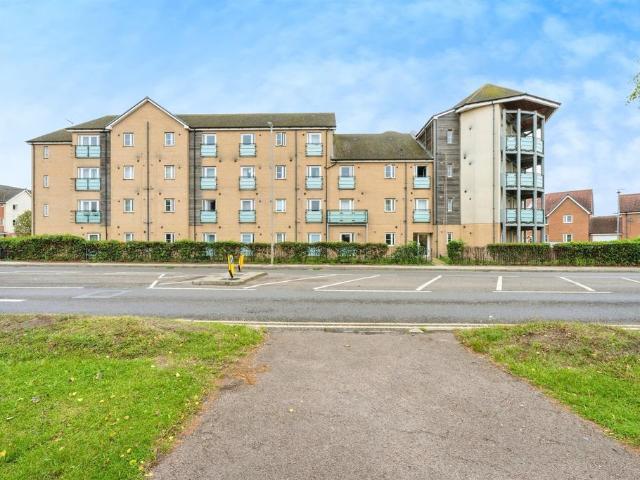 Flat for sale in Dunstable, Bedfordshire