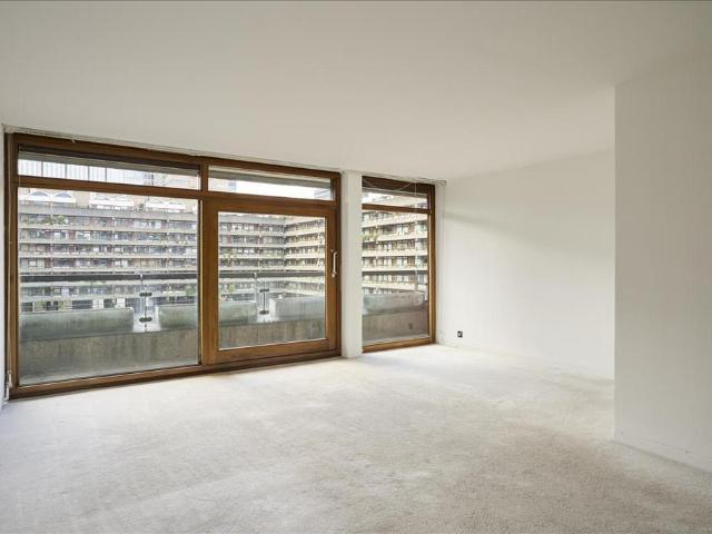 Flat for sale in Lyons, Greater London