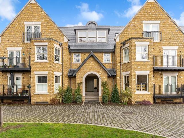 Flat for sale in Egham Hythe, Row Town