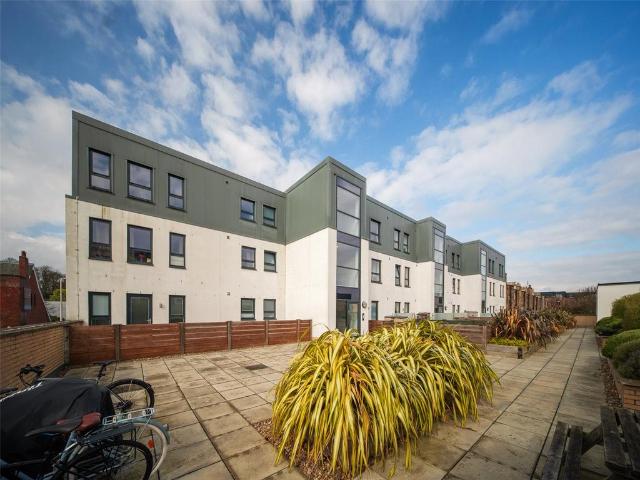 Flat for sale in Canonmills, Scotland