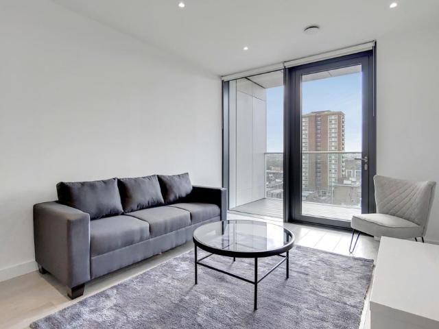 Flat for sale in Finsbury Park, Greater London