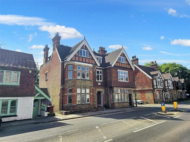 Flat for sale in Littlecote, West Sussex