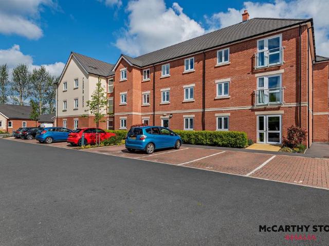 Flat for sale in Quorndon, Elmfield