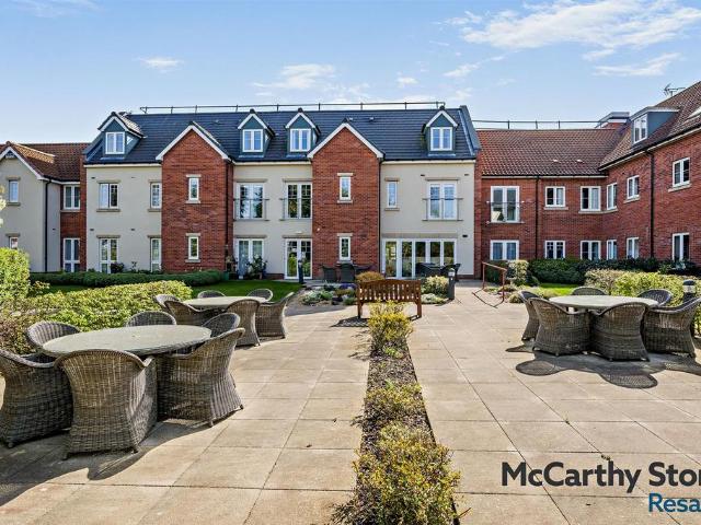 Flat for sale in Comers, Norfolk