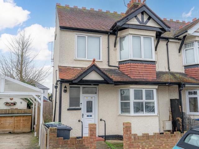 Flat for sale in Oxenden, The Bridge