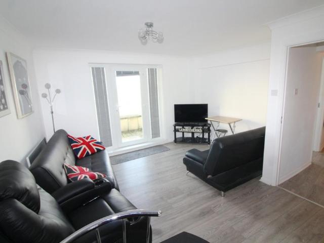 Flat for sale in Nangreaves, Wales