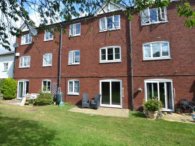 Flat for sale in Sandpits