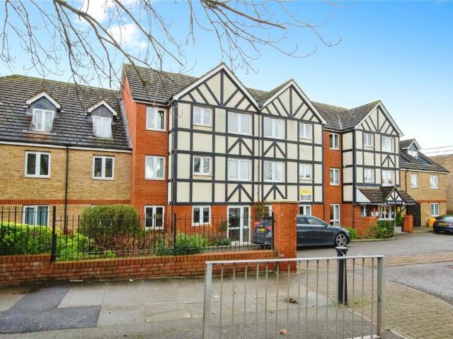 Flat for sale in Sudbury, Greater London