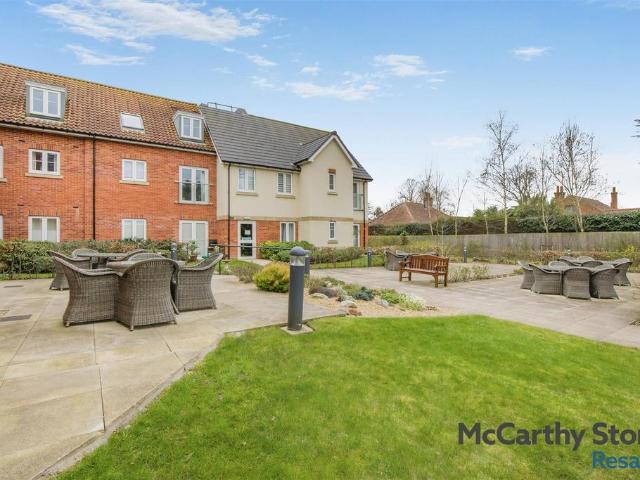 Flat for sale in Comers, Norfolk
