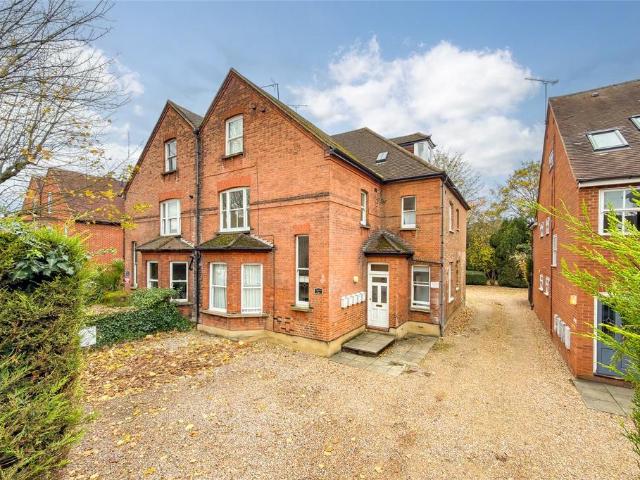Flat for sale in St Albans, Five Acres