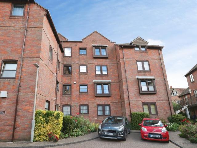 Flat for sale in Chesham