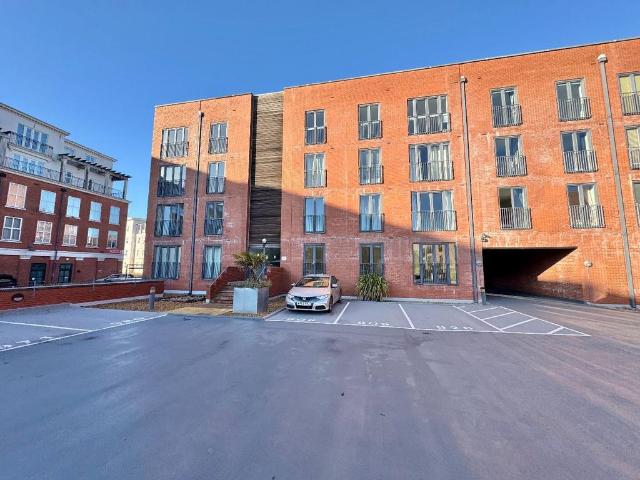 Flat for sale in Dickens Heath, West Midlands