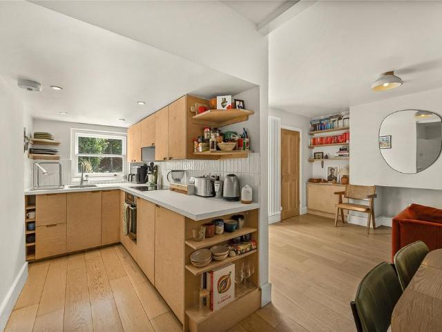 Flat for sale in London Borough of Lewisham, New Cross