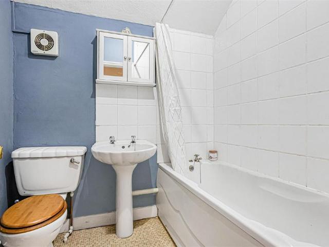 Flat for sale in Reading