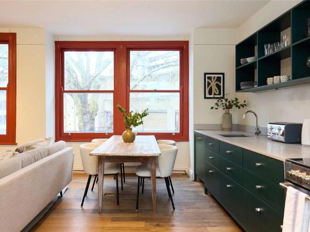 Flat for sale in Belsize Park, Greater London