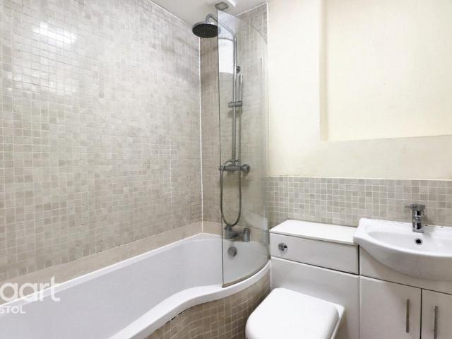 Flat for sale in Feckenham, City Of Bristol
