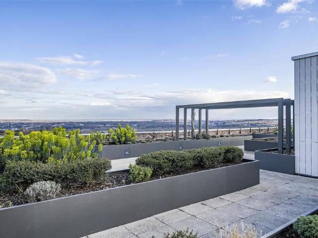 Flat for sale in Barnehurst, Greater London