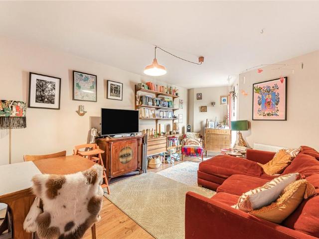 Flat for sale in West Hackney, Upper Clapton