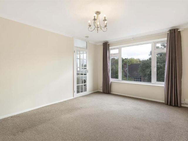 Flat for sale in Chislehurst, Greater London