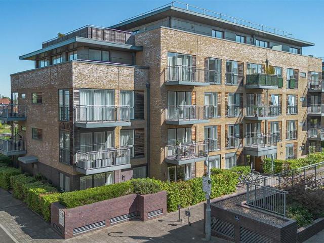 Flat for sale in Arbury, Cambridgeshire