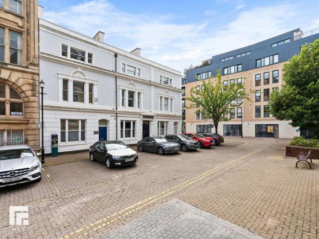 Flat for sale in Cardiff Bay, Falcon Lodge