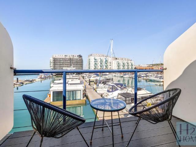 Flat for sale in Roedean