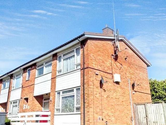Flat for sale in Slough