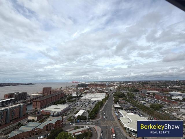 Flat for sale in Calderstones