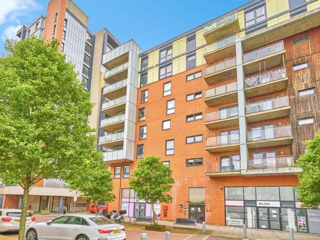 Flat for sale in Alperton, Greater London
