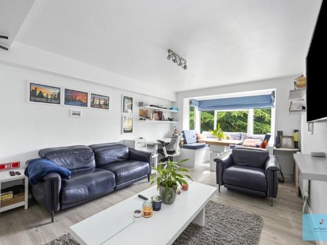 Flat for sale in Westdene, Brighton & Hove
