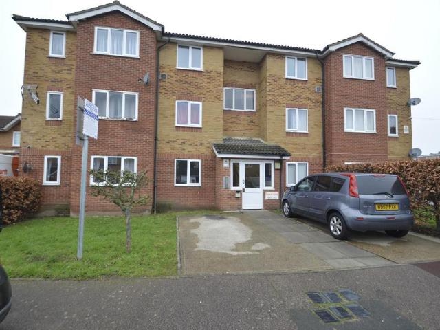 Flat for sale in Dagenham, Isle Of Man