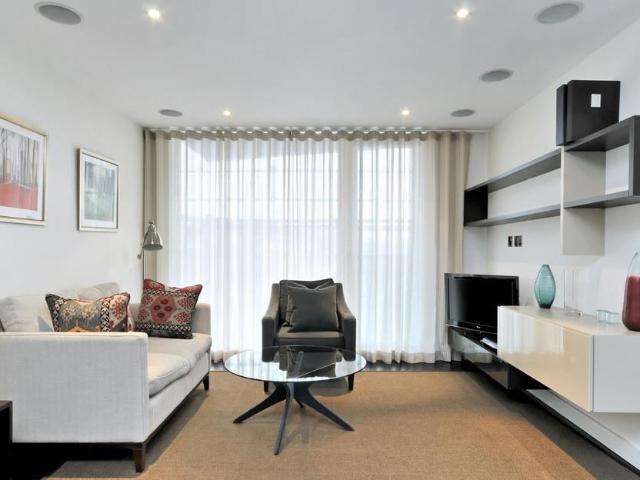 Flat for sale in Pimlico, Greater London
