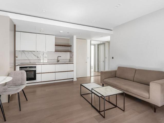 Flat for sale in Paddington, Greater London