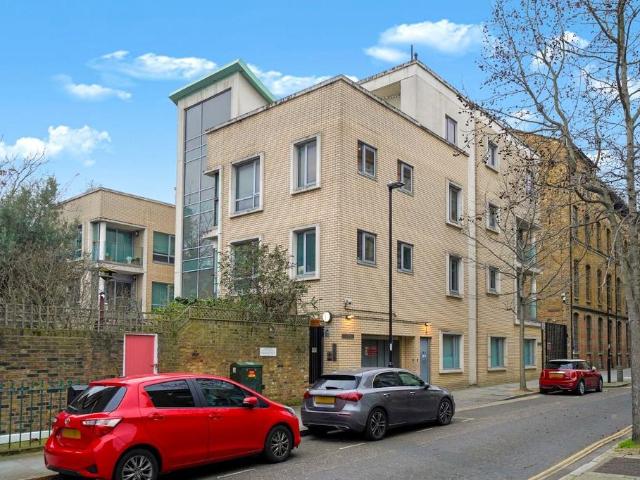 Flat for sale in Barnsbury, Greater London