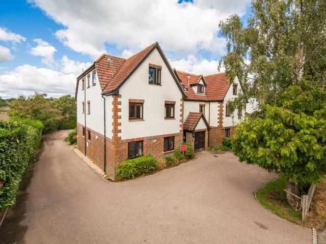 Flat for sale in Cross In Hand, East Sussex