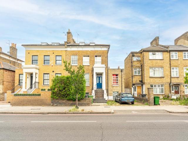 Flat for sale in Holloway, Lower Holloway