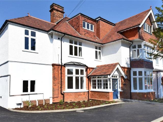 Flat for sale in Greater London