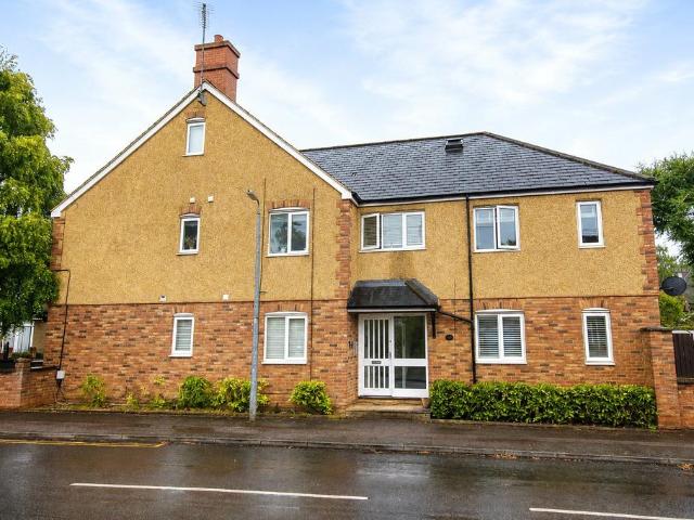 Flat for sale in Ampthill, Bedfordshire