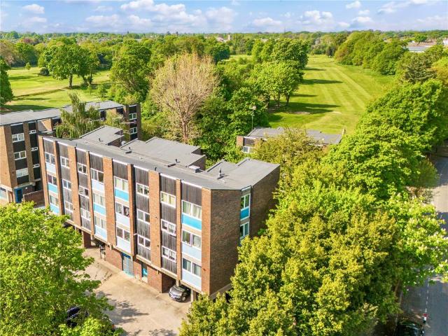 Flat for sale in Strawberry Hill, Isle Of Man