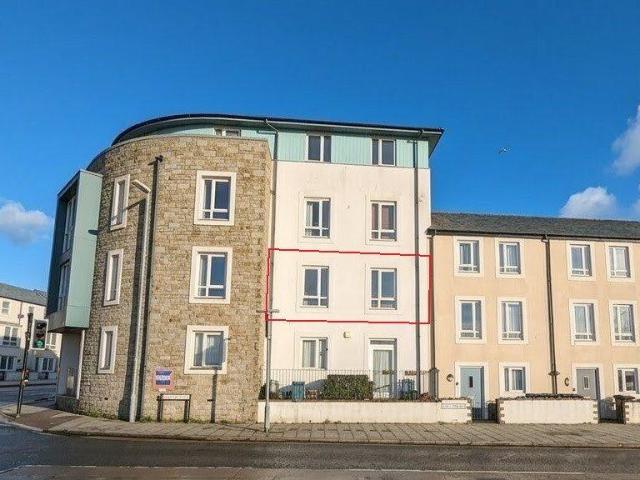 Flat for sale in Roseworthy, Cornwall