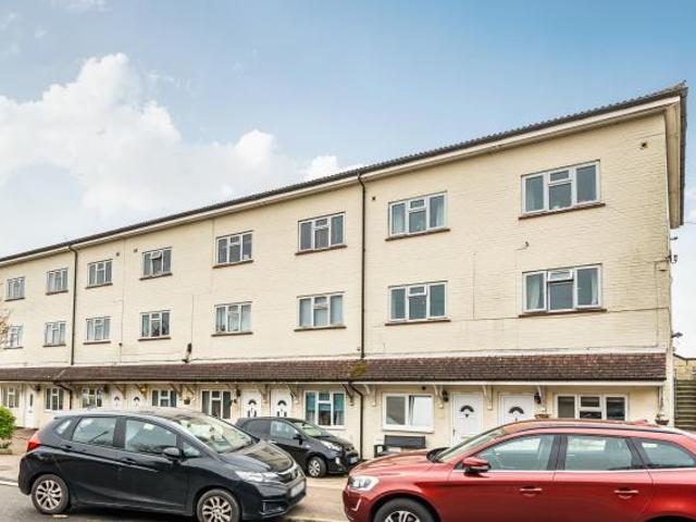 Flat for sale in Chesham