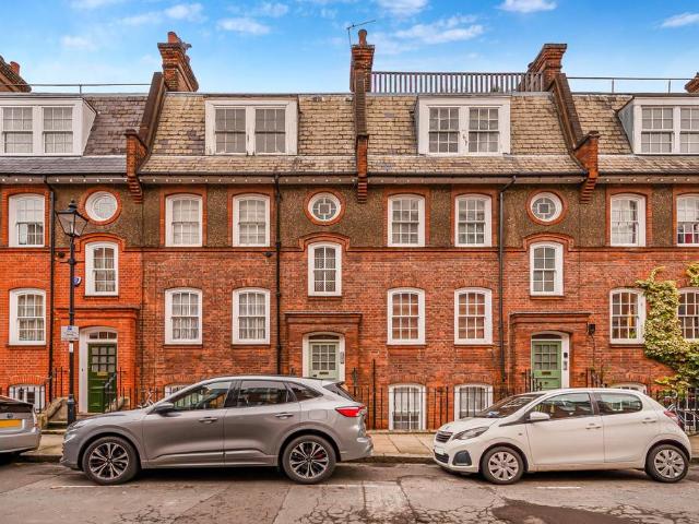 Flat for sale in Angel, Greater London