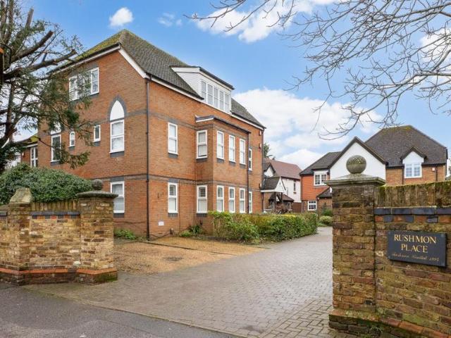 Flat for sale in Greater London