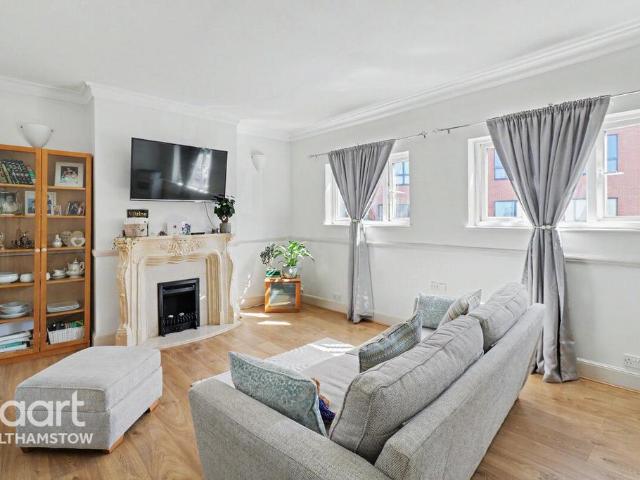 Flat for sale in Upper Walthamstow, Leyton