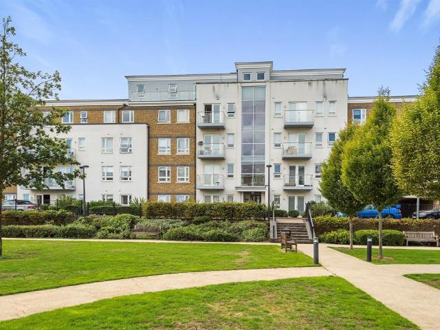 Flat for sale in Maidenhead