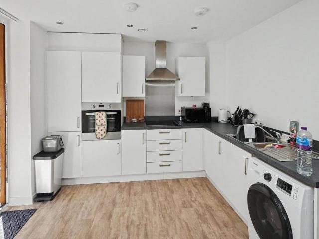 Flat for sale in North Watford