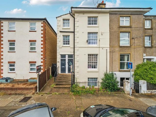 Flat for sale in Hamerton, Kent