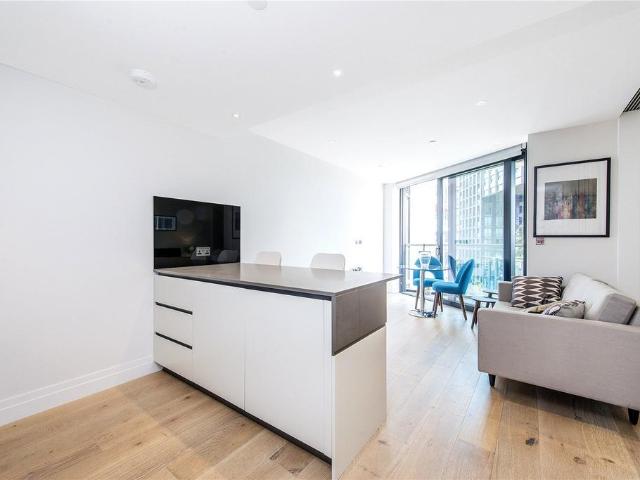 Flat for sale in Nine Elms, Greater London