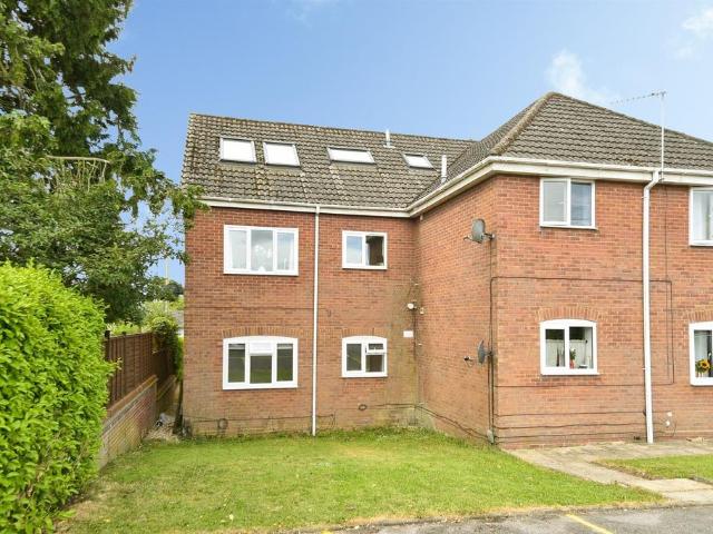 Flat for sale in Ludgershall, Wiltshire