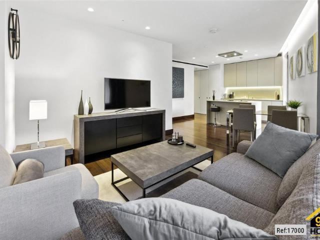 Flat for sale in Victoria, Greater London